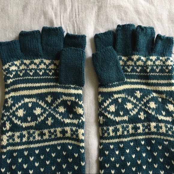 Fair isle fingerless gloves / arm warmers - Picture 2 of 8